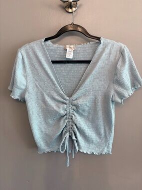 Altar’d State textured ruched short sleeved top in baby blue size M